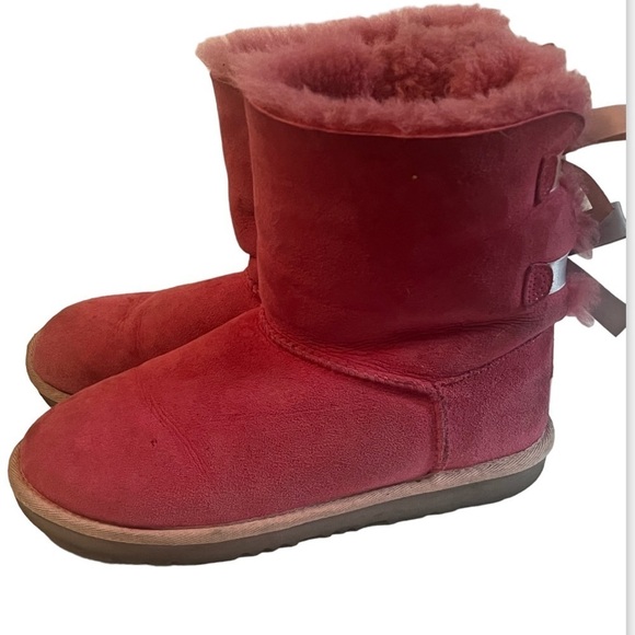 UGG Australia Bailey Bow II Pink/Icelandic Sz 4 Big Kids Boots 1017394K - Picture 2 of 8